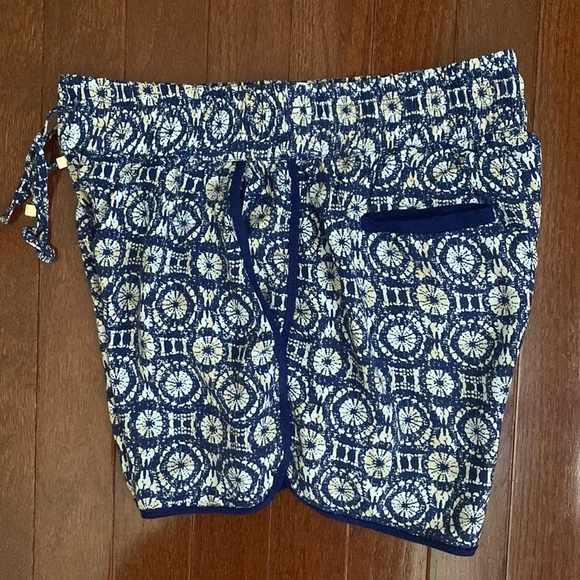 Blue Patterned Flowy Boho Shorts - Picture 3 of 10
